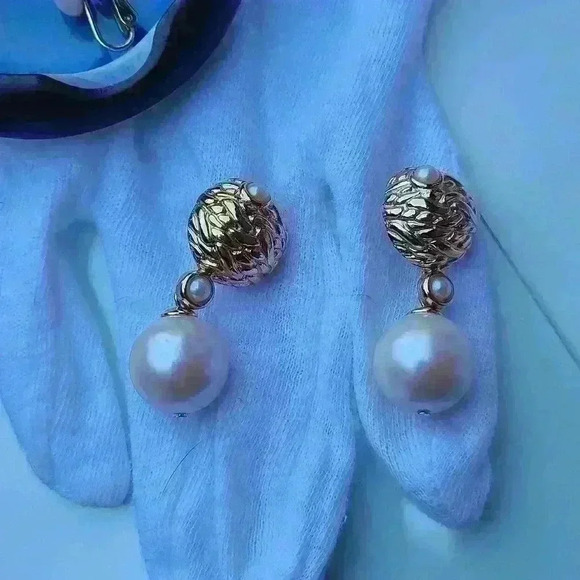 Vintage fuax pearl gold tone drop earrings - Picture 6 of 12